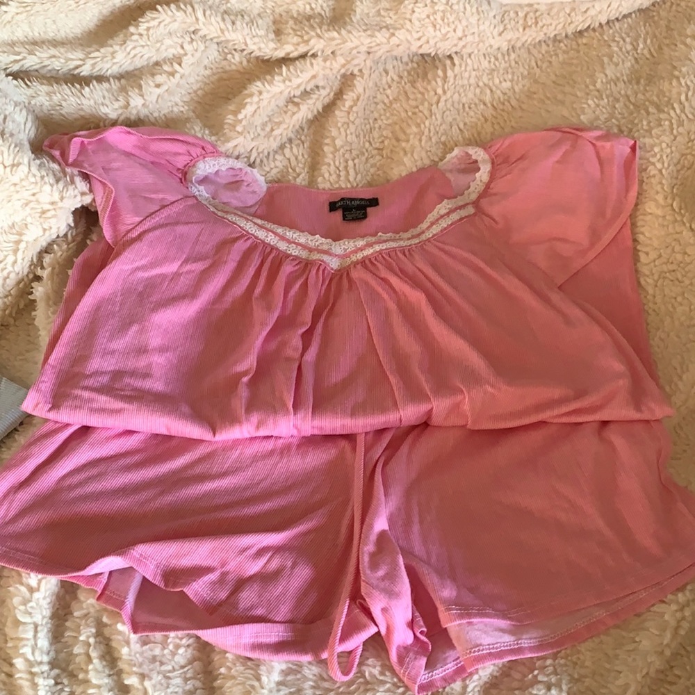 Earth Angel vintagey 2 pc pajama shorts set. Size large